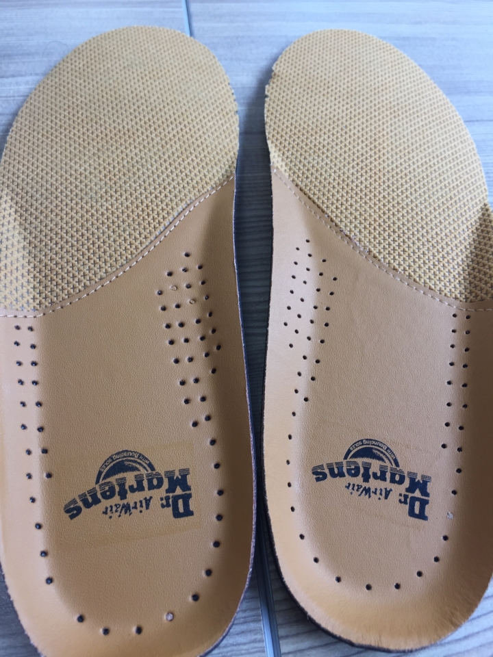 請幫忙鑑定dr.martens 真假