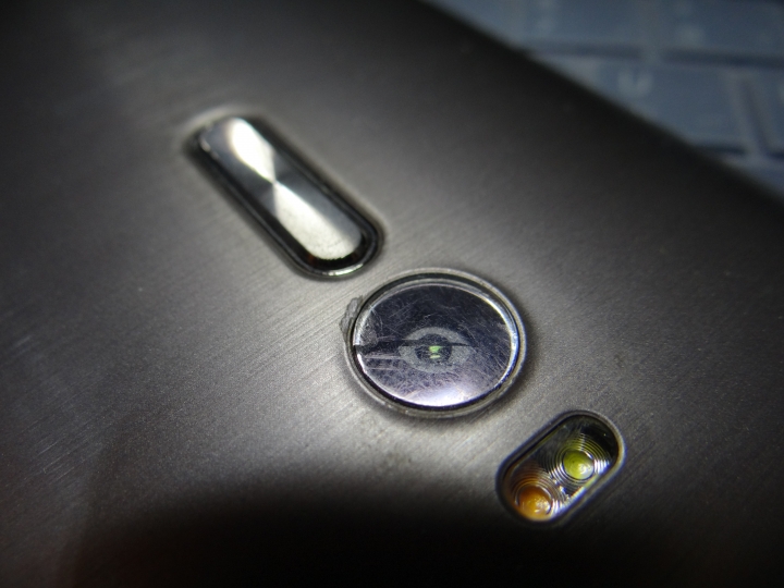 Zenfone2 鏡頭玻璃破裂 能修理嗎?