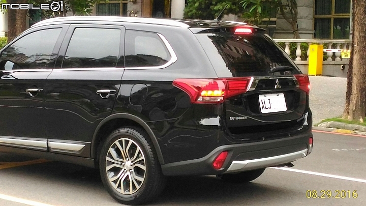 捕獲改款國產 mitsubishi outlander