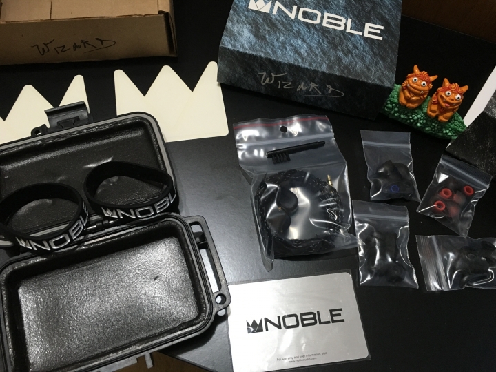 [簡單開箱] Noble 6 六單體 類客製耳機 純分享