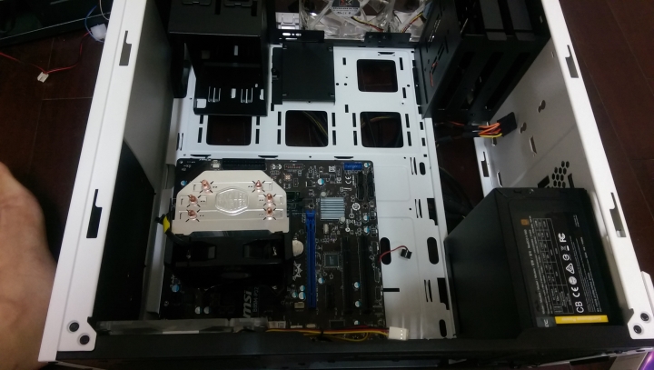 【分享開箱】我的彩色迷幻Cooler Master Masterbox 5,NZXT HUE+...etc（圖超多文超長）