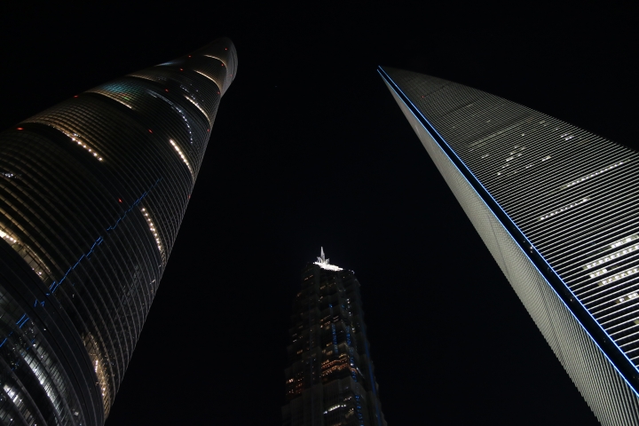 上星期去了上海，分享一組外灘的夜景