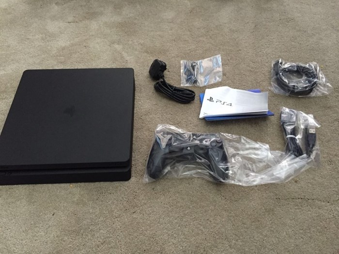 薄型PS4  500G  主機樣式?
