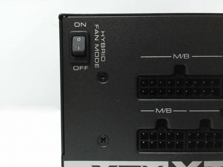 全模組化 Hybrid風扇控制 XFX XTR550金牌電源