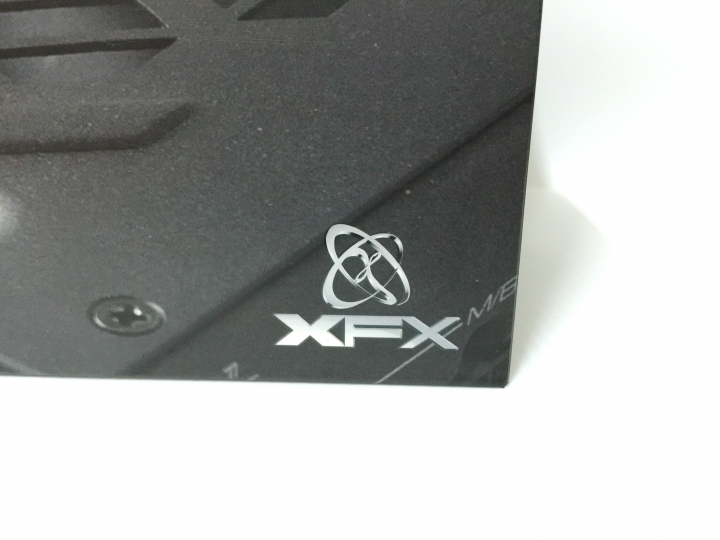 全模組化 Hybrid風扇控制 XFX XTR550金牌電源