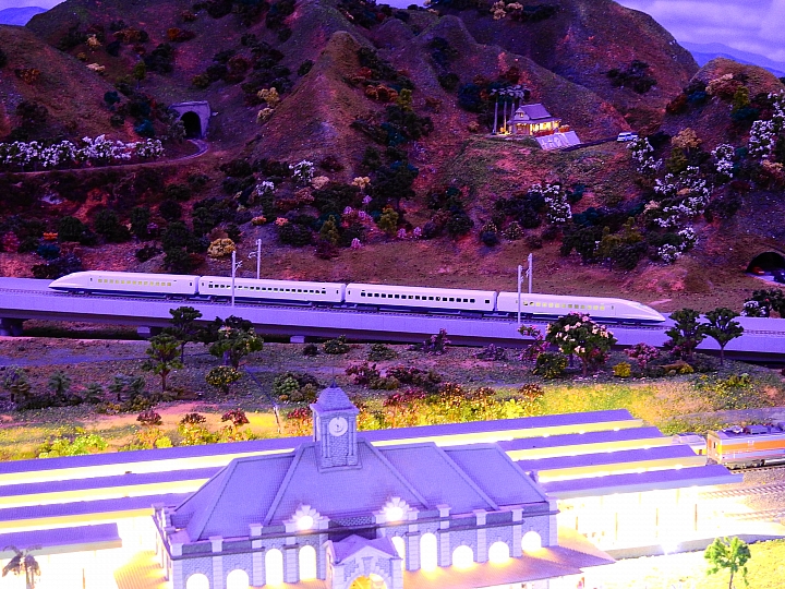 Nikon P900記錄哈瑪星台灣鐵道館HO(1:87)規台灣鐵道場景總長1083公里，模型鐵道總長2公里實景。