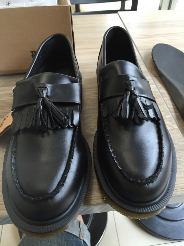 請幫忙鑑定dr.martens 真假