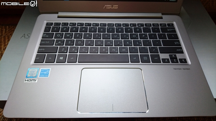 [首發] ASUS ZenBook UX330UA金屬灰開箱 方便攜帶的輕薄筆電