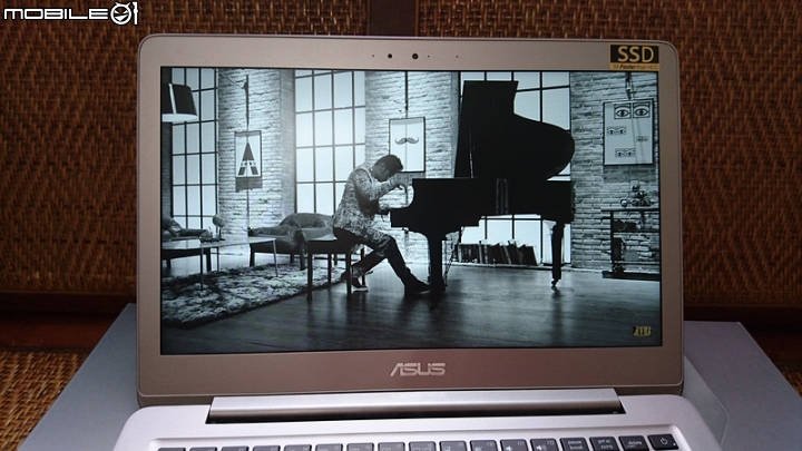 [首發] ASUS ZenBook UX330UA金屬灰開箱 方便攜帶的輕薄筆電