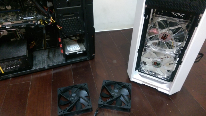 【分享開箱】我的彩色迷幻Cooler Master Masterbox 5,NZXT HUE+...etc（圖超多文超長）
