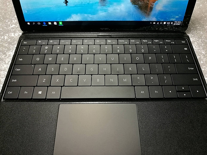 [開箱] 平板電腦 Huawei MateBook (圖多)