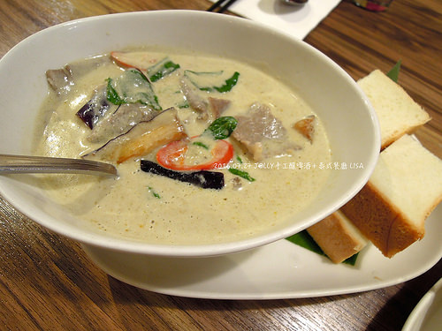 [食記] 台北 中正 JOLLY手工釀啤酒＋泰食餐廳（衡陽店）-老屋泰式料理搭配好喝的手工啤酒，聚餐的好選擇，近西門町