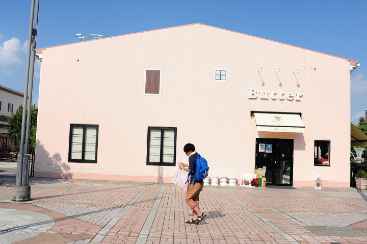 搭京王電鐵，遊西東京。多摩南大澤站。日系品牌齊全，三井outlet。