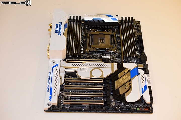 Core i7 6900K + 技嘉 X99-Designare EX 開箱