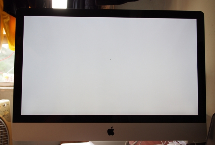 IMAC 27 2009 LATE不能開機......求救!!