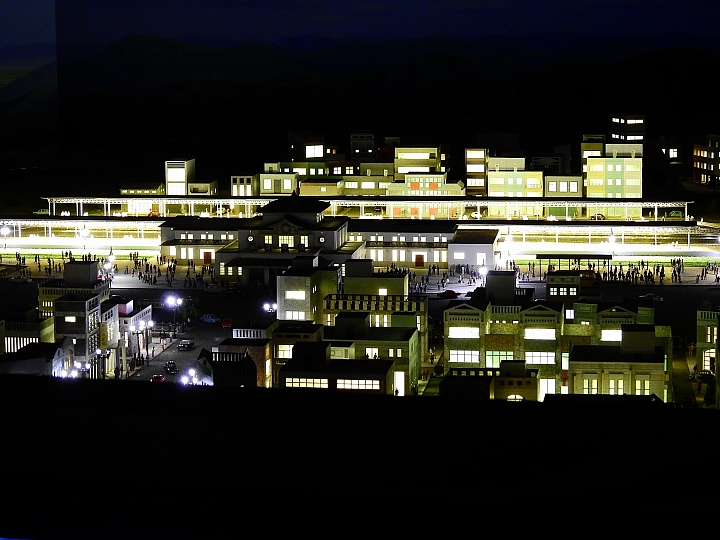 Nikon P900記錄哈瑪星台灣鐵道館HO(1:87)規台灣鐵道場景總長1083公里，模型鐵道總長2公里實景。