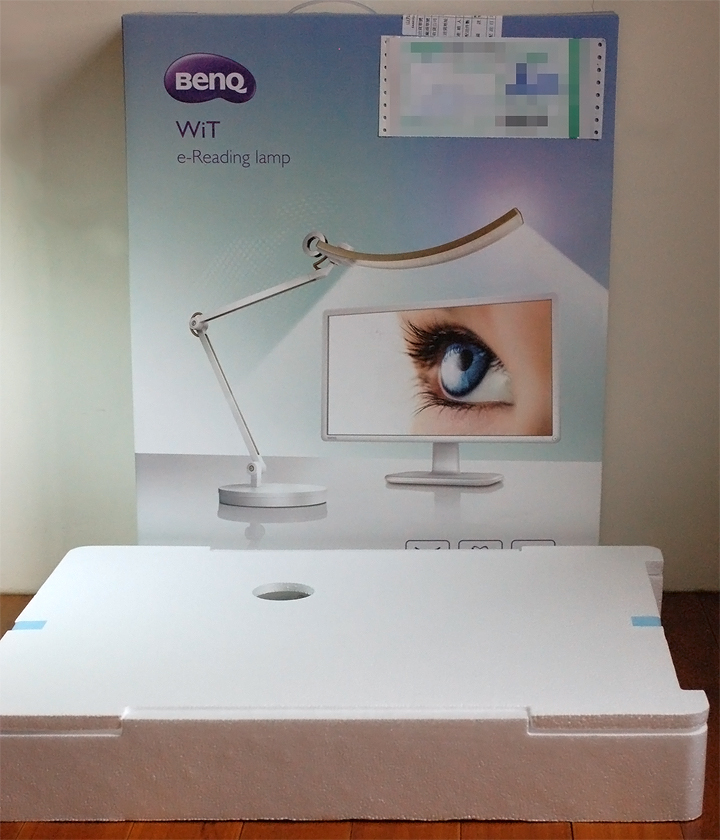 BenQ WiT 螢幕閱讀檯燈簡易開箱 與 CHIMEI WING 時尚LED檯燈初體驗
