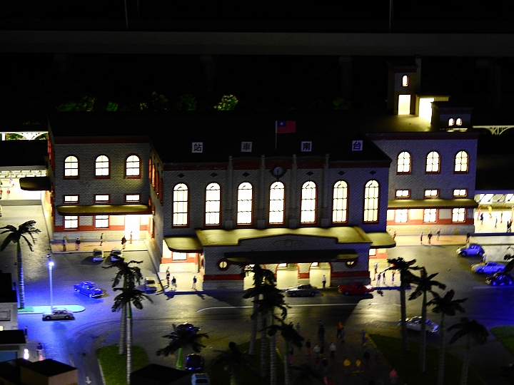Nikon P900記錄哈瑪星台灣鐵道館HO(1:87)規台灣鐵道場景總長1083公里，模型鐵道總長2公里實景。