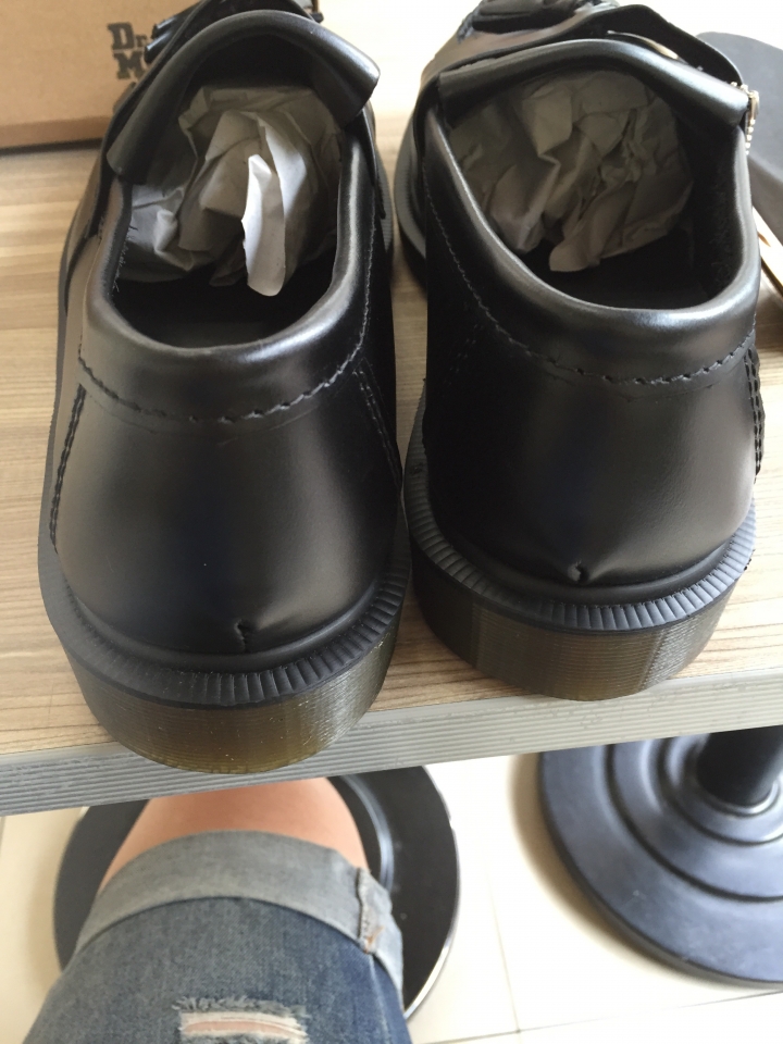 請幫忙鑑定dr.martens 真假
