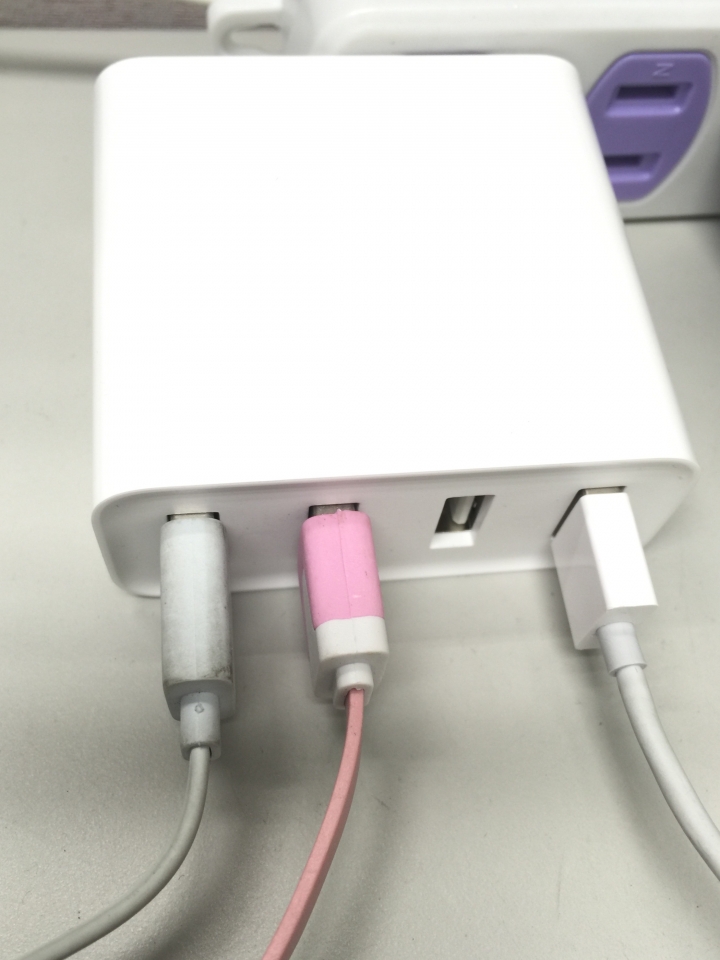 小米4孔usb充電器