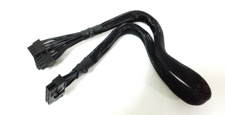 全模組化 Hybrid風扇控制 XFX XTR550金牌電源