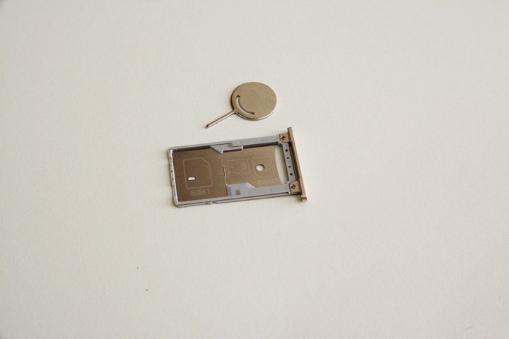 [開箱] 拍照、續航前段班手機-月光白ASUS ZENFONE3 ZE552KL 4G/64G