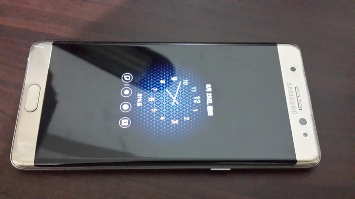 note7 三星原廠滿版保護貼~~~請問你們有買三星Note7-490元保護貼的，也是這牌的嗎？
