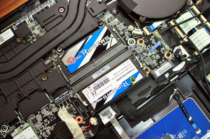 GIGABYTE P37X V6 搭配SHARP 4K UHD面板，讓色彩更上一層樓