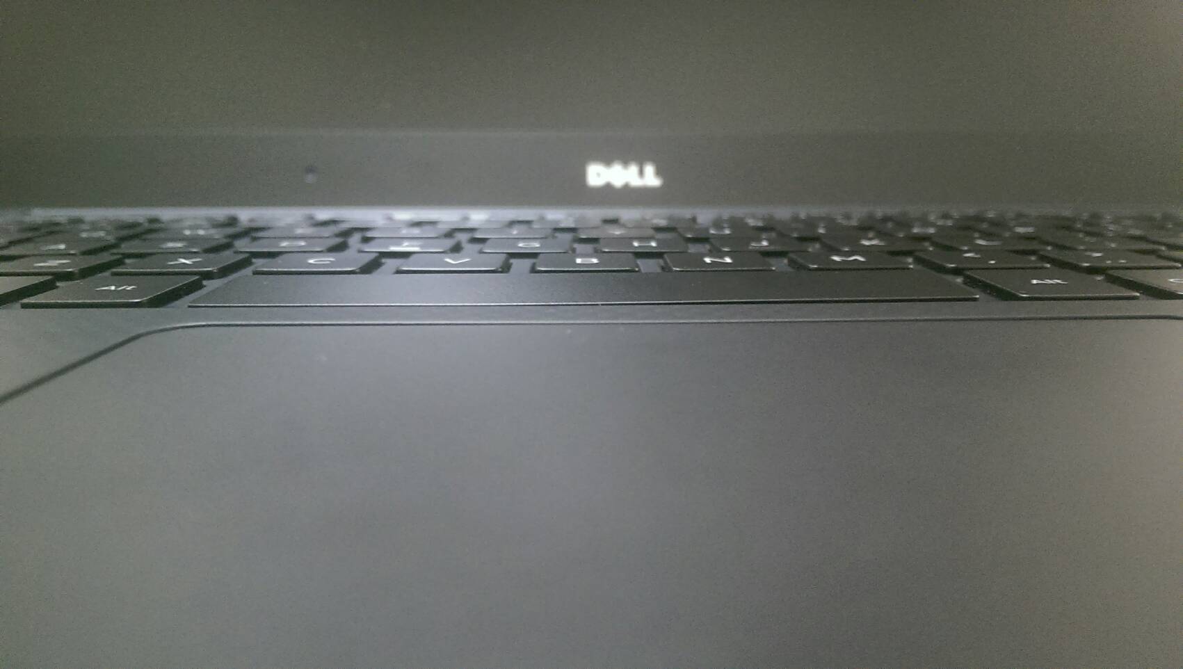 請求擁有 XPS15 的各位大大協助幫忙