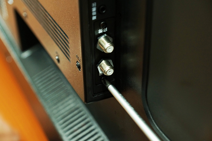 護眼低藍光的視覺饗宴 ~ BenQ 50IZ7500 4K 50吋護眼低藍光大型液晶開箱和評測