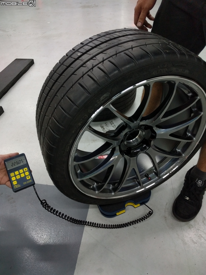 BMW F10 520i 視覺系升級紀錄 ( Rays G27 + PSS + NBT + 全液晶 + KW v3 + M-tech )
