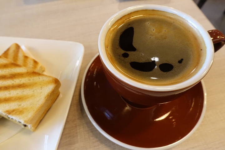 [食記] 新店。桔也咖啡Le gioie cafe。價格平實、用料實在的早午餐!