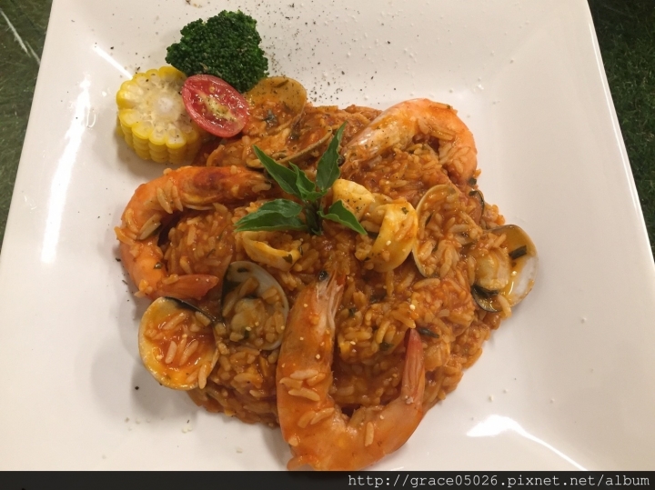 【食記】高雄☼楠梓  週日休Pasta&food**工業風輕食餐廳**
