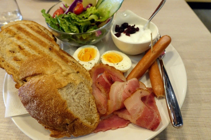 [食記] 新店。桔也咖啡Le gioie cafe。價格平實、用料實在的早午餐!