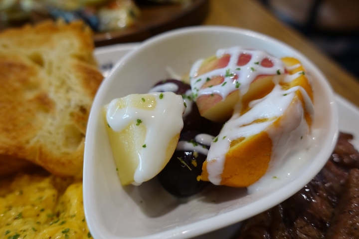 [食記] the Chips美式餐廳 / 內湖店。早午餐、牛肉堡 菜色新鮮豐富!