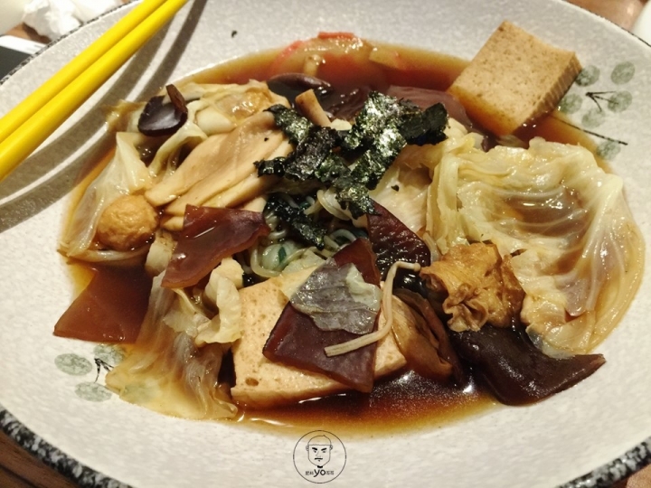 ㊥ 近忠孝復興站✰蔬服健康美食餐廳✰中藥材蔬果熬煮滷湯，養生健康素滷味