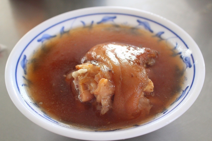 [台南][新市] 新市豬腳~超軟嫩滑口的滷豬腳