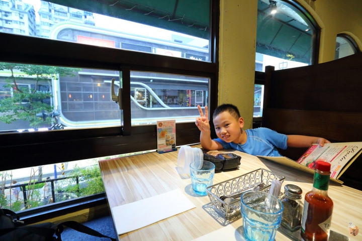 [新北]再訪新莊Mita米塔義式廚房,餐點依舊美味,還多了泰式紅咖哩義大利麵的新菜色  by蛋拔