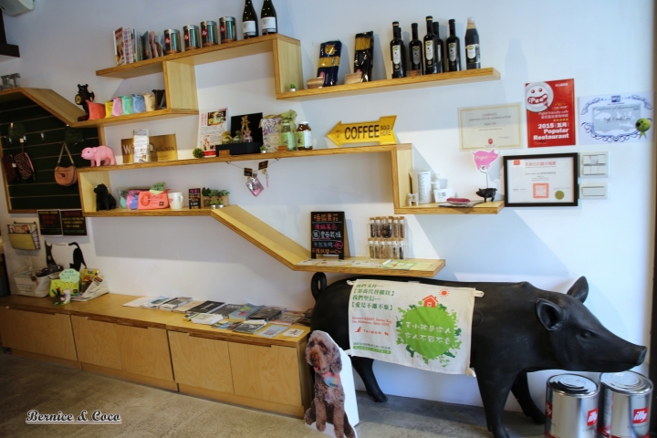 Piglet friendly cafe 彼克蕾一家以豬為主題的天然無添加任何化合物餐廳/台北寵物友善餐廳(捷運公館站)