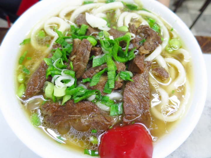 [台北|中正區]--當牛肉在轉角的巷弄裡遇到烏龍麵?!-劉山東牛肉麵.