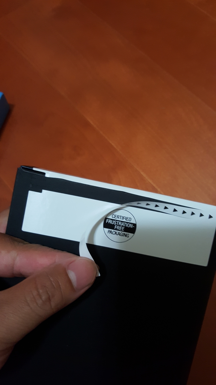 [開箱]2016入門版Kindle開箱