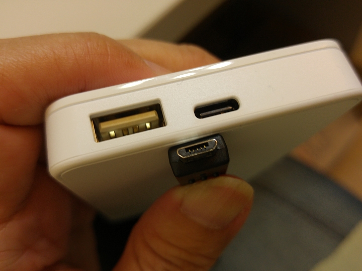 請問LG G5原廠電池充電組附的線