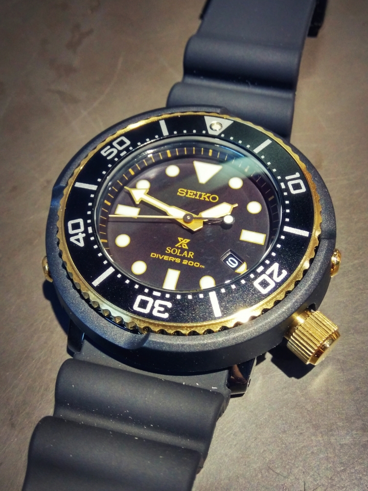 【簡易開箱】SEIKO SBDN028J PROSPEX DIVER SCUBA 太陽能鮪魚罐頭