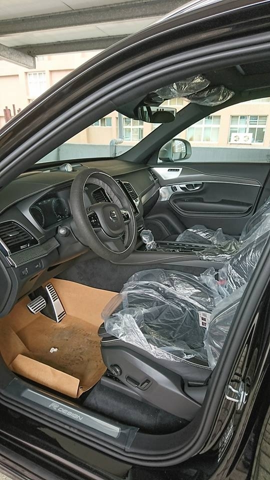 16/17 XC90 T6 RDESIGN 等待交車囉!