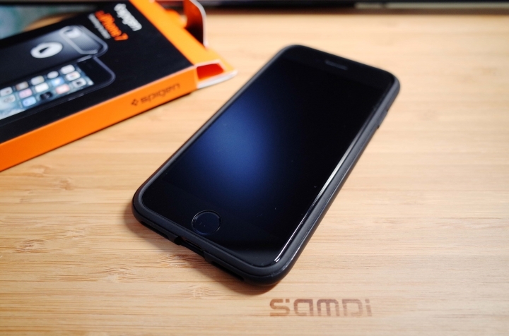 iPhone 7 SGP & 原廠矽膠護套 - 開箱分享
