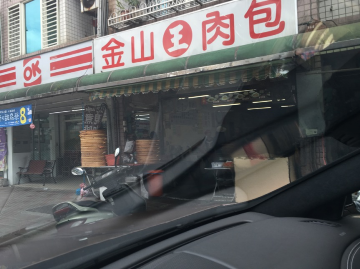 男人的浪漫~~~~Q30香檳金出遊囉！