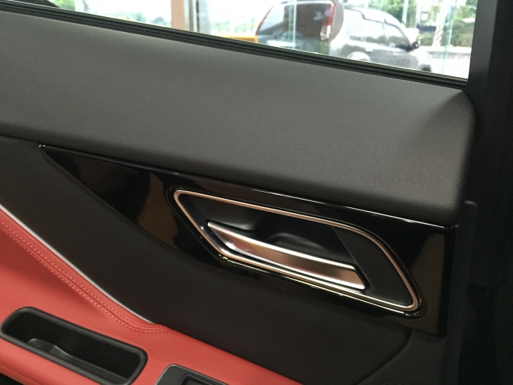 Jaguar F-PACE R-sport賞車