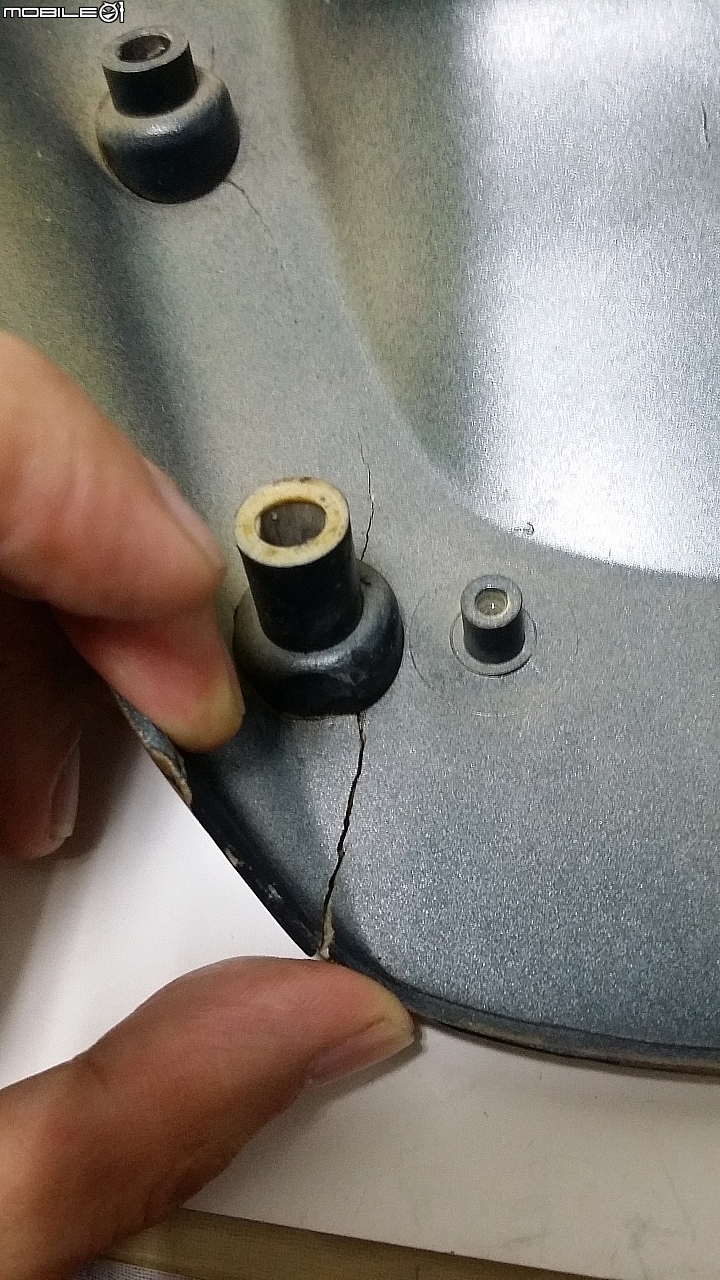 (分享)老車車殼修補 加映兒子塑膠彈簧修補