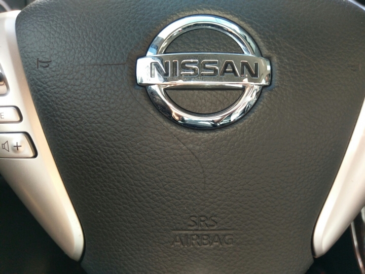 super sentra方向盤不正常龜裂