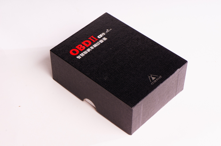 4G版本OBD-II智慧連網車輛診斷儀讀取裝置開箱